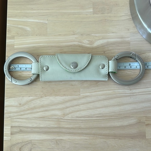 Handbag Handcuff - Picture 10 of 10